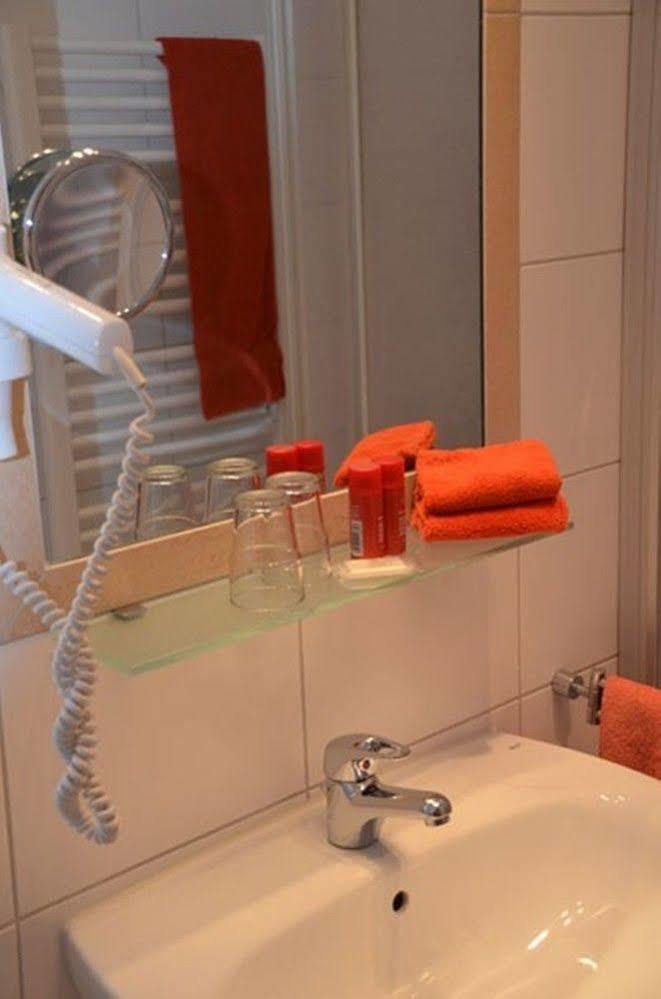 Hotel-Von-Heyden Tegernheim Kültér fotó